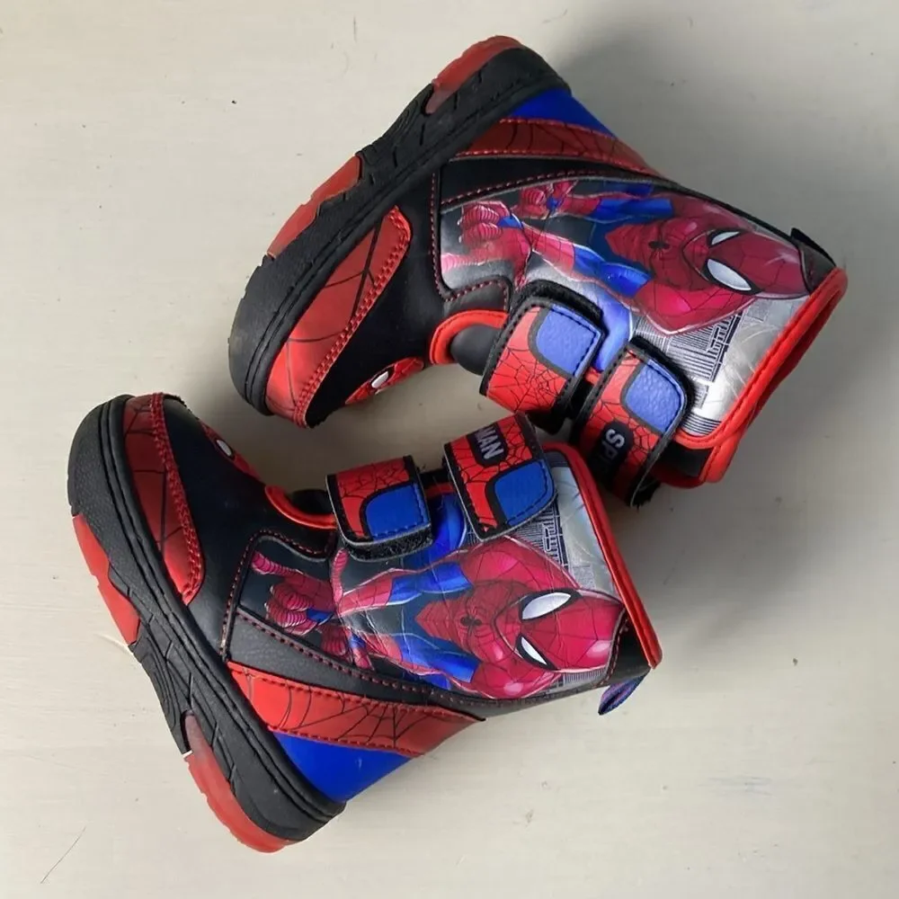 COPY - 🕷️-Man Marvel Spider-Man  Boy’s Light Up Snowboots Size 7
